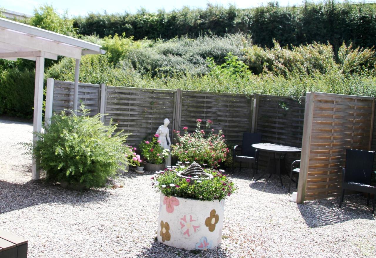 Hine Bakke Bed And Breakfast Rudkøbing Екстериор снимка